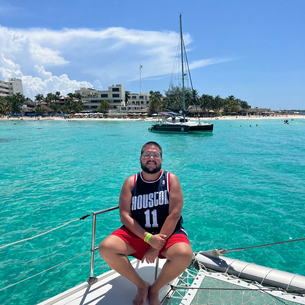 Meet your Posher, Carlos